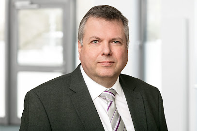 Rechtsanwalt Dr. Maubach - NS+P Dr. Neumann Schmeer und Partner mbB