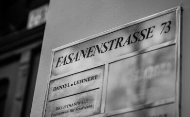 Rechtsanwalt Dr. Matthias Losert 8 Rechtsanwalt Rechtsanwalt Daniel Sinnstein (geb. Lehnert), Fachanwalt für Strafrecht, Criminal Defense Attorney at Law