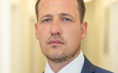 Limmer.Reutemann – Rechtsanwälte | Ihr Rechtsanwalt für Zivilrecht, Strafrecht, Arbeitsrecht, Familienrecht & Verkehrsrecht 3 Rechtsanwalt Rechtsanwalt Felix Hägele | Anwalt und Strafverteidiger | Fachanwalt für Strafrecht Augsburg