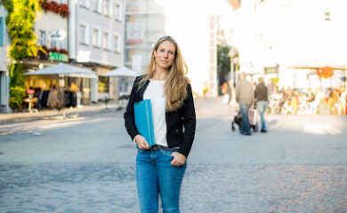 Rechtsanwaltskanzlei Dr. Sarah Bischofberger 4 Rechtsanwalt Rechtsanwältin für Straf- und Familienrecht - Nicole Pfuhl -